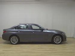 Grau Gebraucht 2022 BMW 320e Advantage Limousine | 23.480 € (Superpreis)