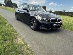 Schwarz Gebraucht 2021 BMW 330 Sport Line Kombi | 28.000 € (Guter Preis)