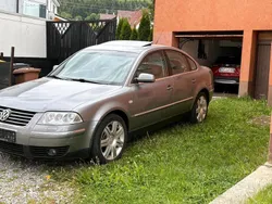 Silber Gebraucht 2001 VW Passat Executive Limousine | 5.299 €