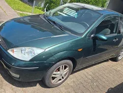 Grün Gebraucht 2004 Ford Focus Trend Limousine | 600 € (Guter Preis)