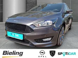 Grau Gebraucht 2017 Ford Focus ST-Line Limousine | 9.450 € (Fairer Preis)