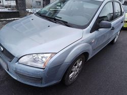 Blau Gebraucht 2005 Ford Focus Coupé | 2.500 € (Teuer)