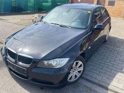 Schwarz Gebraucht 2005 BMW 320 Limousine | 5.900 € (Fairer Preis)