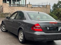 Grau Gebraucht 2004 Mercedes E240 Limousine | 4.000 €