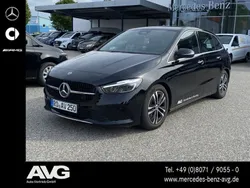 Schwarz Gebraucht 2024 Mercedes B200 Advanced Plus Van / Kleinbus | 35.800 € (Teuer)