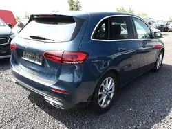 Denimblau metallic denimblau metallic Gebraucht 2019 Mercedes B200 Progressive Van / Kleinbus | 23.028 € (Fairer Preis)