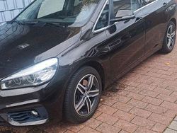 Braun Gebraucht 2015 BMW 220 Gran Tourer Performance Van / Kleinbus | 16.900 € (Guter Preis)