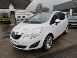 Weiß Gebraucht 2012 Opel Meriva Van / Kleinbus | 6.900 € (Etwas zu teuer)