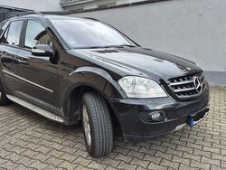 Schwarz Gebraucht 2006 Mercedes ML280 SUV | 9.500 €