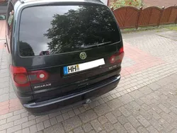 Schwarz Gebraucht 2010 VW Sharan Van / Kleinbus | 6.300 €