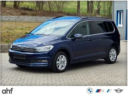 Blau Gebraucht 2023 VW Touran Van / Kleinbus | 32.990 € (Etwas zu teuer)