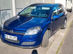 Blau Gebraucht 2004 Opel Astra Kombi | 2.200 € (Teuer)