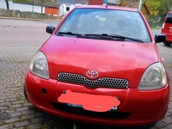 Rot Gebraucht 2001 Toyota Yaris Sol Kleinwagen | 900 € (Etwas zu teuer)