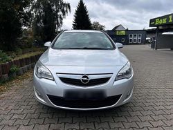 Silber Gebraucht 2011 Opel Astra Kombi | 1.950 € (Guter Preis)