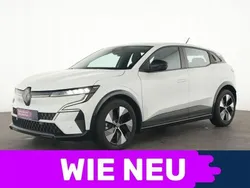 Weiß Gebraucht 2022 Renault Mégane Equilibre Limousine | 19.775 € (Superpreis)