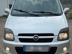 Silber Gebraucht 2005 Opel Agila Cosmo Kleinwagen | 900 € (Etwas zu teuer)