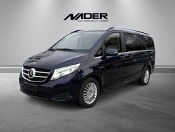 Blau Gebraucht 2017 Mercedes V220 Edition Van / Kleinbus | 35.990 € (Etwas zu teuer)