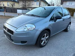 Grau Gebraucht 2011 Fiat Grande Punto Basis Kleinwagen | 2.250 € (Fairer Preis)