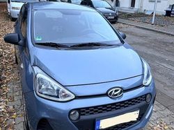 Blau Gebraucht 2017 Hyundai i10 Kleinwagen | 8.500 € (Fairer Preis)