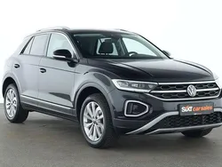 Deep black perleffekt Gebraucht 2024 VW T-Roc Style SUV | 26.550 € (Guter Preis)
