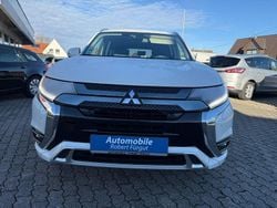 Weiß Gebraucht 2020 Mitsubishi Outlander P-HEV Plus SUV | 17.900 € (Guter Preis)