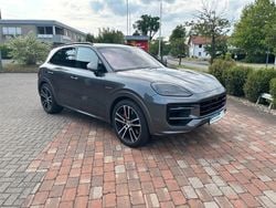 Grau Gebraucht 2023 Porsche Cayenne S SUV | 104.850 €