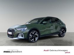 Distriktgrün metallic Gebraucht 2024 Audi A3 Ambiente Limousine | 36.480 € (Teuer)