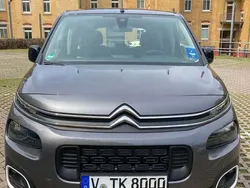 Platinum grau Gebraucht 2023 Citroën Berlingo Feel Van / Kleinbus | 19.900 € (Fairer Preis)
