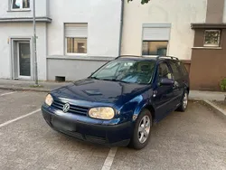 Blau Gebraucht 2001 VW Golf IV Kombi | 999 € (Guter Preis)
