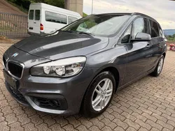 Grau Gebraucht 2015 BMW 216 Active Tourer Basis Van / Kleinbus | 5.990 € (Guter Preis)