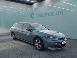 Grün Gebraucht 2024 VW Passat Van / Kleinbus | 36.640 € (Guter Preis)