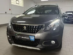 Grau Gebraucht 2019 Peugeot 2008 Crossway SUV | 13.900 € (Fairer Preis)