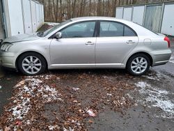 Beige Gebraucht 2003 Toyota Avensis Limousine | 2.800 € (Superpreis)