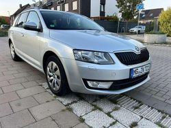 Silber Gebraucht 2015 Skoda Octavia Solution Kombi | 7.950 € (Guter Preis)