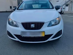 Weiß Gebraucht 2010 Seat Ibiza Limousine | 2.700 € (Fairer Preis)