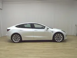 Weiss Gebraucht 2020 Tesla Model 3 Limousine | 20.480 € (Fairer Preis)
