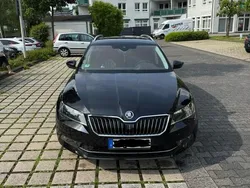 Schwarz Gebraucht 2015 Skoda Superb Style Kombi | 17.600 € (Fairer Preis)