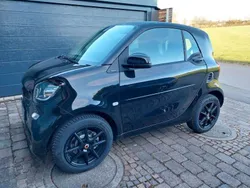 Cbsfarbe schwarz Gebraucht 2017 Smart ForTwo Coupé Kleinwagen | 12.900 € (Teuer)
