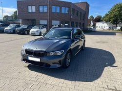 Grau Gebraucht 2020 BMW 320 Sport Line Kombi | 20.999 € (Guter Preis)
