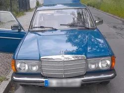 Blau Gebraucht 1982 Mercedes 200 Limousine | 6.500 €