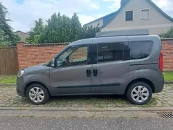 Silber Gebraucht 2015 Fiat Doblò Van / Kleinbus | 10.299 € (Fairer Preis)