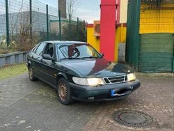 Grün Gebraucht 1995 Saab 900 Coupé | 300 €