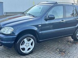 Blau Gebraucht 2000 Mercedes ML430 SUV | 7.500 € (Teuer)