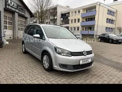 Silber Gebraucht 2010 VW Touran Comfortline Van / Kleinbus | 3.999 € (Guter Preis)