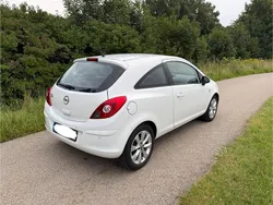 Weiß Gebraucht 2013 Opel Corsa Kleinwagen | 2.150 € (Guter Preis)