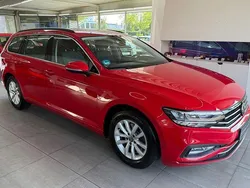 Rot Gebraucht 2023 VW Passat Business Limousine | 19.990 € (Guter Preis)