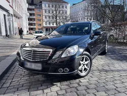 Schwarz Gebraucht 2010 Mercedes E200 Kombi | 10.000 € (Fairer Preis)
