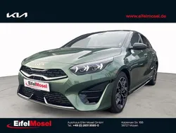 Grün Neu 2025 Kia Ceed GT-Line Limousine | 33.900 € (Teuer)