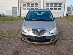 Silber Gebraucht 2005 Lancia Musa Van / Kleinbus | 1.200 €