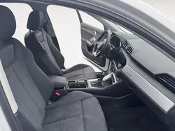 Gletscherweiß metallic Gebraucht 2024 Audi Q3 S-Line SUV | 44.590 € (Teuer)